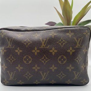 LOUIS VUITTON COSMETIC BAG TROUSSE 23 MONOGRAM